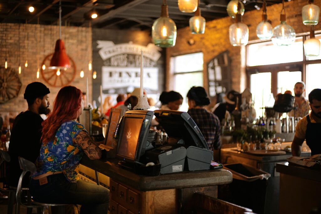 Mensen in een café